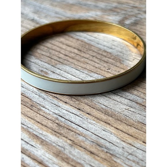 Vintage Signed Monet Gold Tone White Enamel Bangle Bracelet - Picture 8 of 10